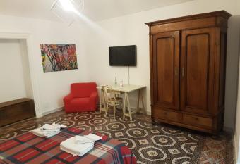 GusterHouse has Balcony rooms