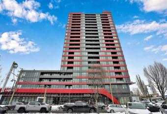 Cozy Master bedroom in an apartment (Surrey) allows 18 year olds to book a room