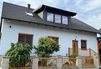 Ferienzimmer zwischen Wien und Tulln has Balcony rooms