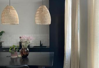 Appartement plein de charme au c  ur du Vieux-Lyon has Balcony rooms