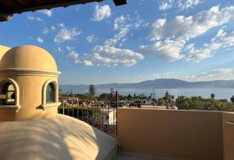 Casa Mi Pueblito has Balcony rooms