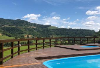 Ref  gio dos Pinheiros - Alfredo Wagner has rooms with a private hot tub