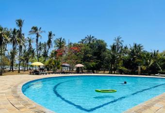 Pendo Residences-Beachfront 1Br Suites has Balcony rooms