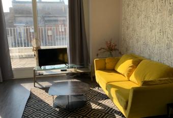 Place verte 2302 has Balcony rooms