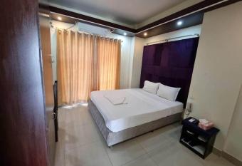 Dhaka comfort inn & suite has Smoking/Balcony rooms