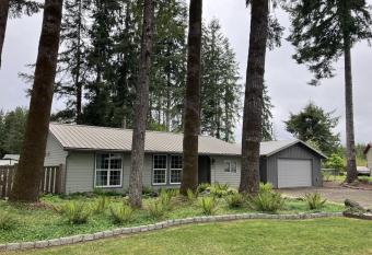 Forks Fir House has Balcony rooms