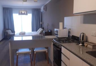 MONOAMBIENTE - Parana TU CASA allows 18 year olds to book a room