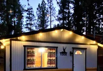 Cozy Spa Retreat Near Resorts and Snow Play has rooms with a private hot tub