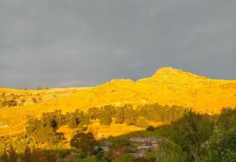 Valley View House has Balcony rooms