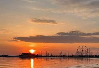 Main square Dani s cozy flat allows 18 year olds to book a room