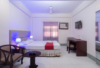 Hotel Golden Inn Chattagram Ltd allows 18 year olds to book a room