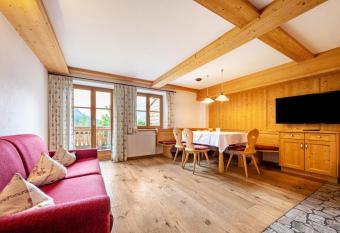 Mitterbruggehof Apt Enzian has Balcony rooms