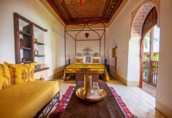 Riad Dombaraka has Balcony rooms