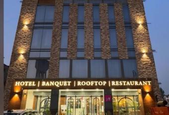 Hotel Tamarind Tree has Balcony rooms