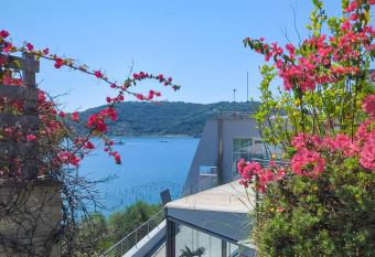 Cristallo Park Hotel allows 18 year olds to book a room