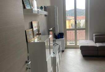 Appartamento moderno allows 18 year olds to book a room