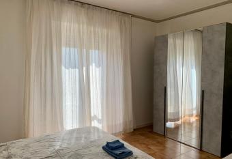 Carla Via Bellini has Balcony rooms