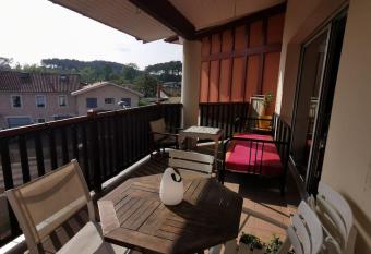 Agr  able appartement en plein c  ur de Seignosse has Balcony rooms