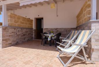 Mamba House 2 has Balcony rooms