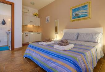 Mamba House 3 has Balcony rooms