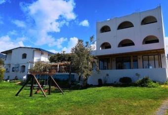 Babis & Popi Rooms and Studios has Balcony rooms