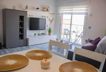 LO PISET allows 18 year olds to book a room