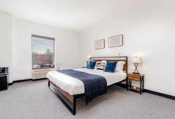 CozySuites CWE King Suite with parking! has Balcony rooms