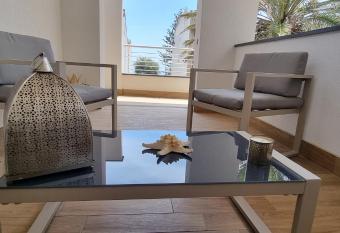 Alba di luna allows 18 year olds to book a room