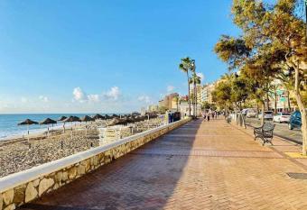 BOLICHES Wabi Fuengirola allows 18 year olds to book a room