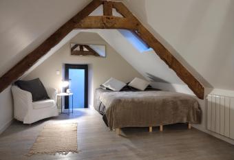 G  te charmant typique Breton Ti Quartier has Balcony rooms