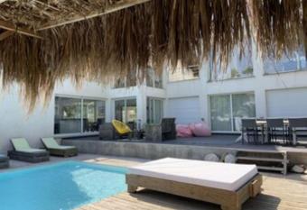 Villa id  ale pour vos vacances ! has Balcony rooms