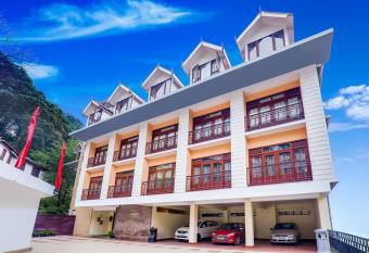 Summit Golden Crescent Resort & Spa has Balcony rooms