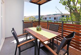 Santa Cruz Apartments Supetar has Balcony rooms
