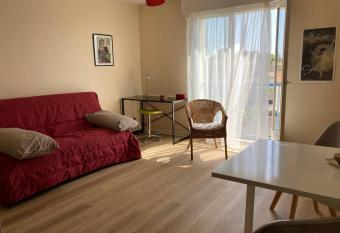 studium allows 18 year olds to book a room