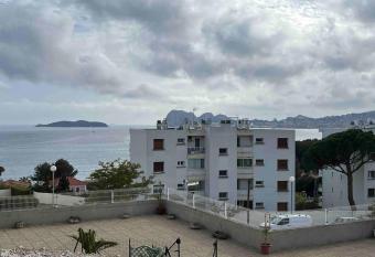 Studio avec coin nuit vue mer - la ciotat has Balcony rooms