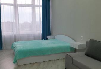 48 Pearl apartment Arcadia allows 18 year olds to book a room