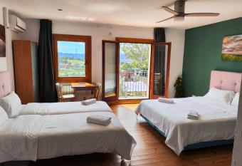 L Olivera Casa Rural has Balcony rooms