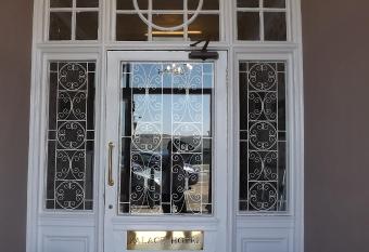 Palace Hotel - Small Hotel allows 18 year olds to book a room