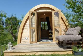 B2B Campingpods Volkach has Balcony rooms