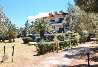 Penny s Holiday Studio has Balcony rooms