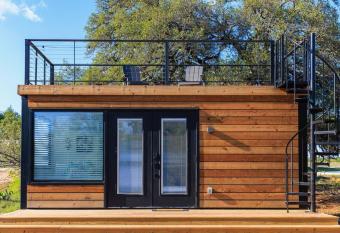 New Wilderness Hideout-Cozy Container Home allows 18 year olds to book a room