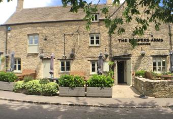 The Keepers Arms allows 18 year olds to book a room