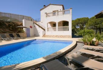 Villa Treehouse by Alvent Holidays has Balcony rooms