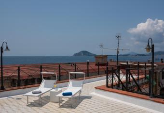 Home Pozzuoli - Le Terrazze - Affitti Brevi Napoli has Balcony rooms