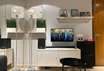 NewYork Studio @Hiranandani Thane has Balcony rooms