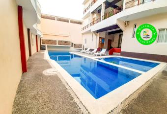 Hotel Zihua Express allows 18 year olds to book a room