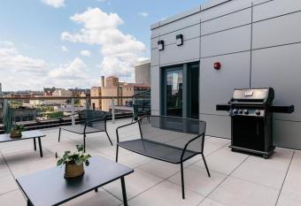 Kislak #206 1BR 1BA allows 18 year olds to book a room