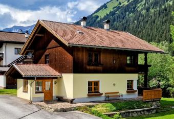 Ferienhaus Alpenschl  ssl has Balcony rooms