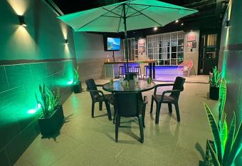 CASA10 DIEZ En TODO ! has Balcony rooms