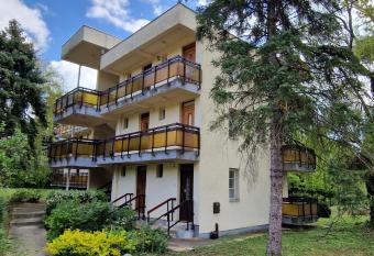 JG Apartman Csopak has Balcony rooms